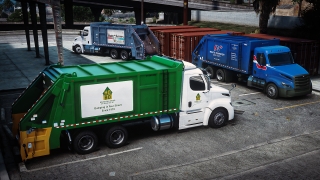 New work vehicles and a depot on FiveM