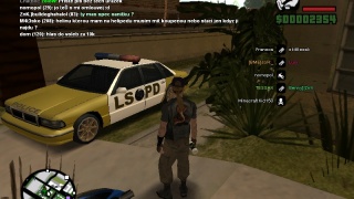 Žlutý policejní auto-nejde ukrást.
